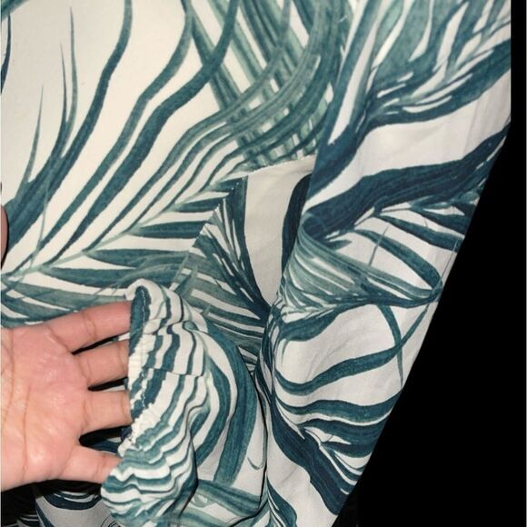 VICI Top White Green tropical medium sheer Silky fabric Layer 3/4 Sleeves - Picture 6 of 6